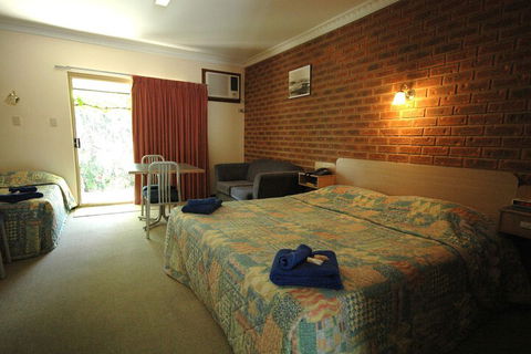 Burra Motor Inn - Accommodation Guide 7