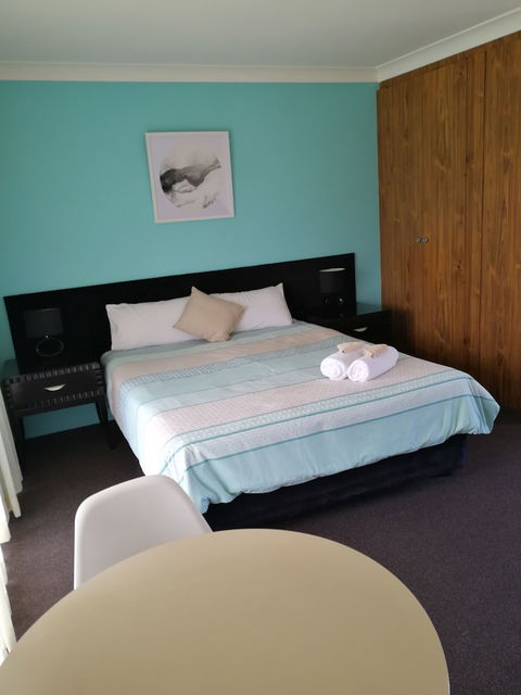 Lakeside Lodge Motel - Accommodation Asia 5