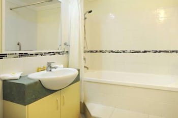 At Whitsunday Vista Holiday Apartments - Accommodation Guide 3