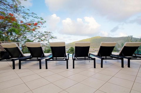 At Waterfront Whitsunday Retreat - Accommodation Guide 3