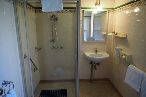 McLaren Hotel - Accommodation Asia 7