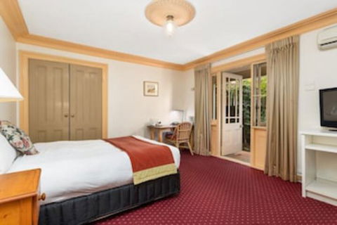 McLaren Hotel - Accommodation Asia 0