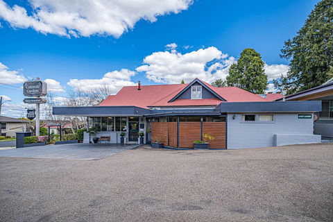Cotswold Gardens - Accommodation Asia 4