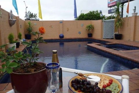 Blue Pelican Motel - Accommodation Guide 0