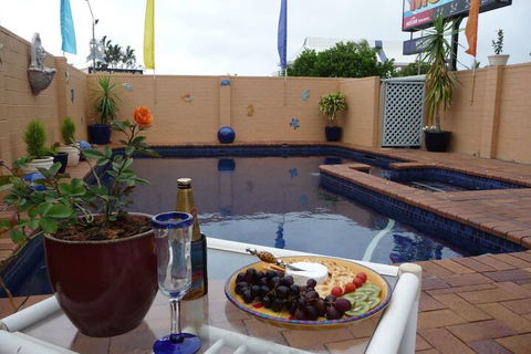 Blue Pelican Motel - Accommodation Guide 2