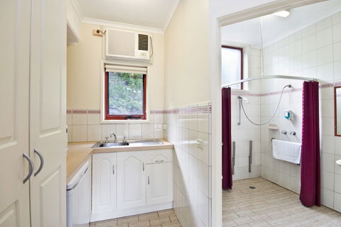 Lorne Coachman Inn - Accommodation Asia 3