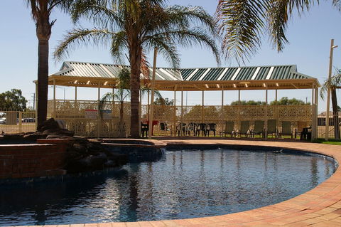 Pines Country Club Motor Inn - Accommodation Asia 1