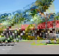 Pines Country Club Motor Inn - Accommodation Asia