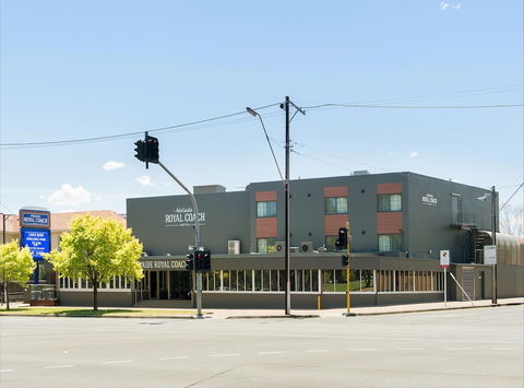 Adelaide Royal Coach - Accommodation Asia 0