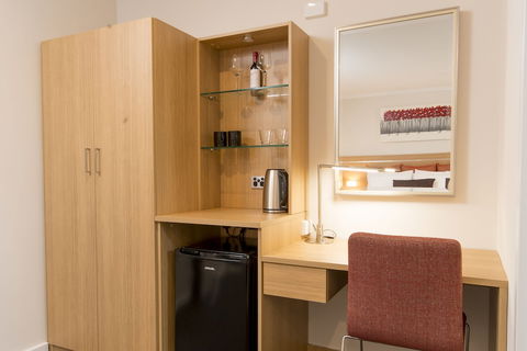 Adelaide Royal Coach - Accommodation Asia 2