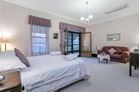 Abbotsford Country House - Accommodation Asia 5