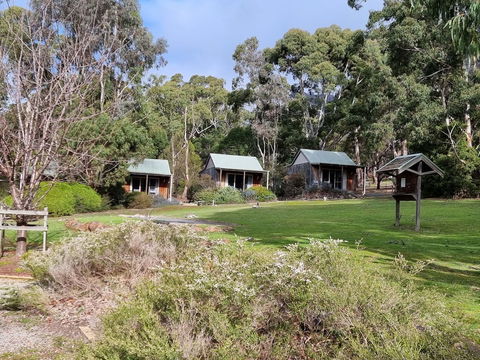 D'Altons Studios - Accommodation Guide 4