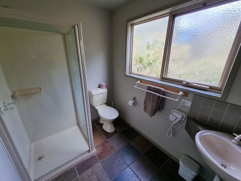 D'Altons Studios - Accommodation Guide 6