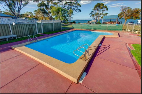 Swansea Beach Chalets - Accommodation Guide 2