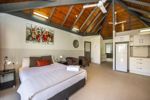 Island Leisure Resort - Accommodation Asia 0