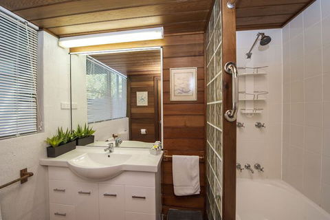 Island Leisure Resort - Accommodation Asia 7