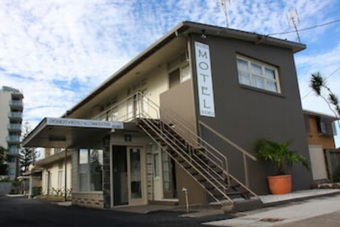 Golden Shores Airport Motel - Accommodation Asia 0