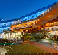 Camelot Motel - Accommodation Guide