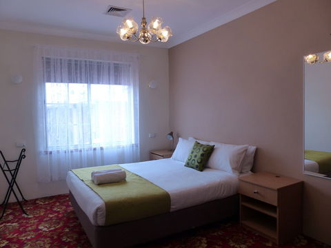Meramie Motor Inn - Accommodation Guide 5