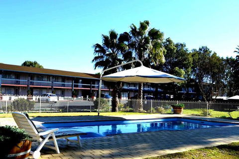 Wanderlight Motor Inn - Accommodation Guide 1