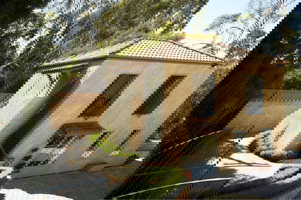 Lower Snug TAS Accommodation Guide