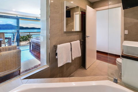 Beach Lodges - Accommodation Guide 4