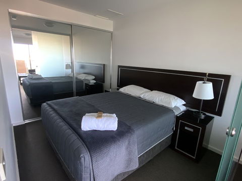 Honeysuckle Executive Apartments - Accommodation Asia 6