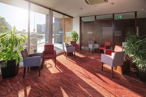 Honeysuckle Executive Apartments - Accommodation Asia 2