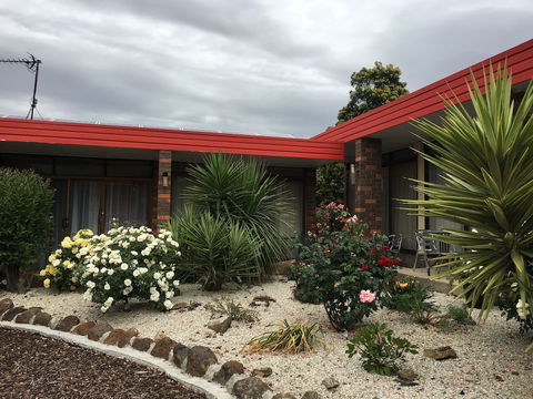 Statesman Motor InnÂ  - Accommodation Asia 1