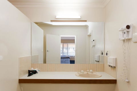 Sleepwell Motel - Accommodation Guide 5