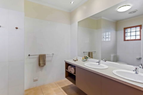 Julie-Anna Inn, Bendigo - Accommodation Asia 3