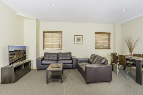 Boulevard On Beaumont - Accommodation Asia 3