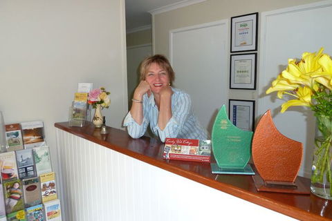 Countrywide Cottages - Accommodation Guide 1