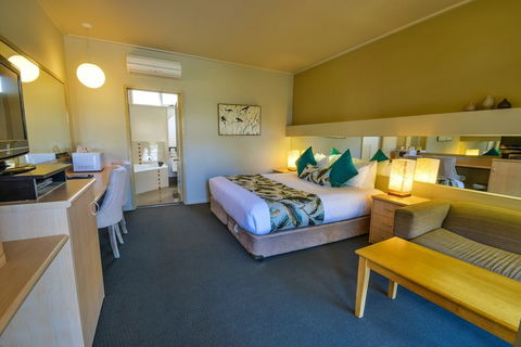 Comfort Inn & Suites Lakes Entrance - Accommodation Asia 6