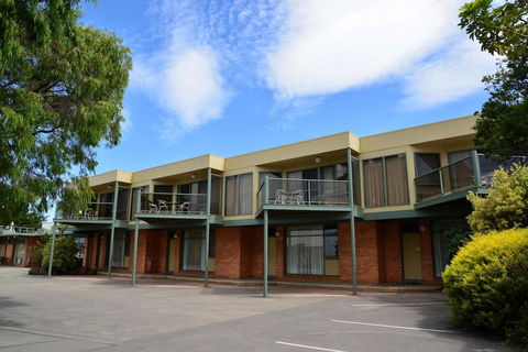 Comfort Inn & Suites Lakes Entrance - Accommodation Asia 5