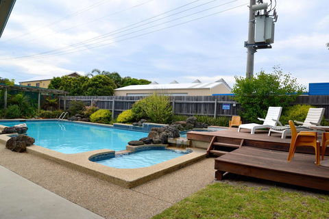 Comfort Inn & Suites Lakes Entrance - Accommodation Asia 2