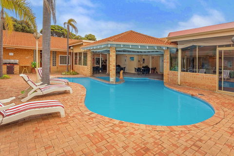 Comfort Inn Bay Of Isles - Accommodation Asia 2