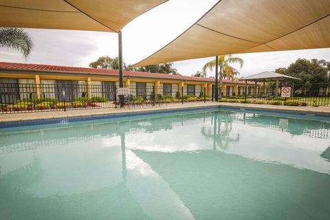 Comfort Inn Deakin Palms - Accommodation Asia 5