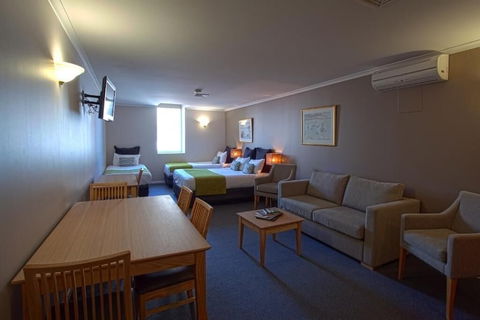 Quest Waterfront Serviced Apartments - Accommodation Asia 3