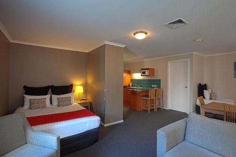 Quest Waterfront Serviced Apartments - Accommodation Asia 2