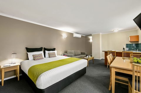 Quest Waterfront Serviced Apartments - Accommodation Asia 5