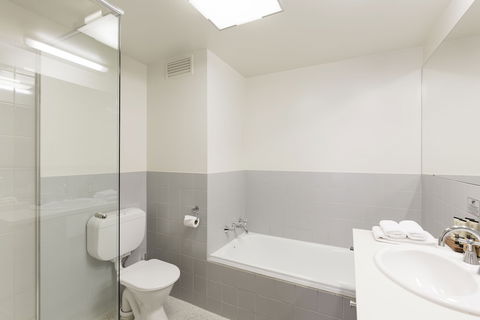 Old Woolstore Apartment Hotel - Accommodation Asia 4