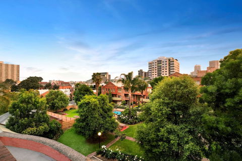 Comfort Apartments Royal Gardens - Accommodation Asia 2
