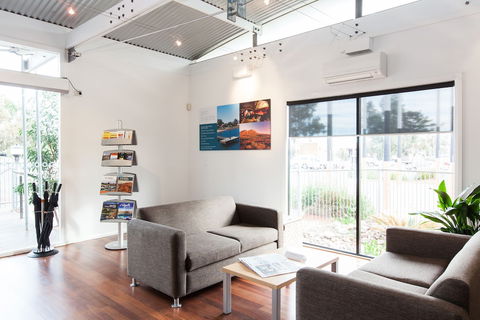 Majestic Oasis Apartments - Accommodation Asia 4