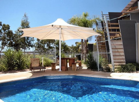 Majestic Oasis Apartments - Accommodation Asia 2