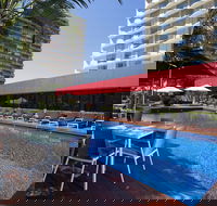 Royal On The Park - Accommodation Guide