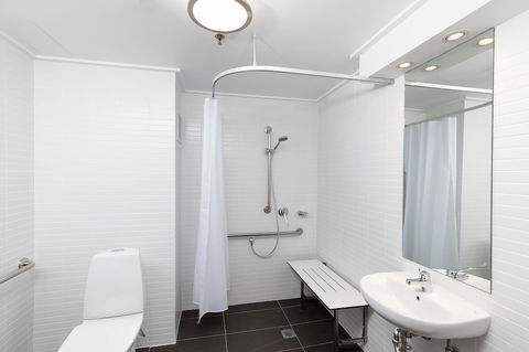 Rydges Canberra - Accommodation Asia 6
