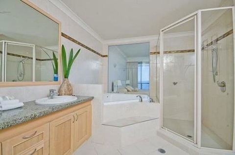 Oceana On Broadbeach - Accommodation Asia 5
