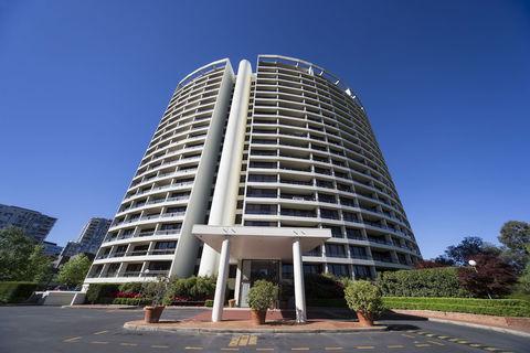 BreakFree Capital Tower - Accommodation Asia 3