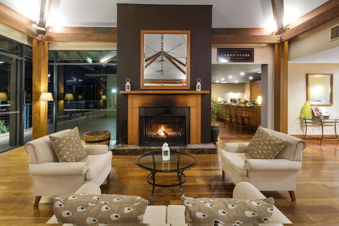 Oaks Cypress Lakes Resort - Accommodation Asia 2